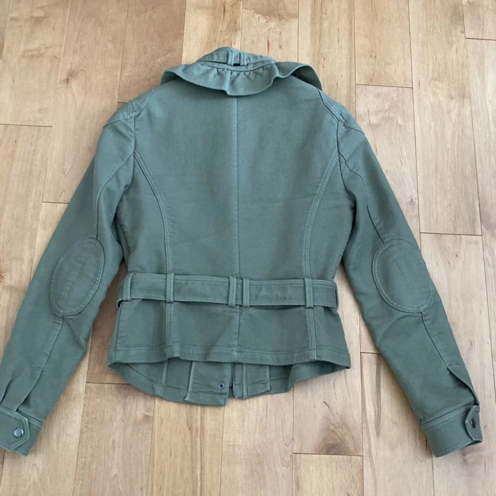 Jacket - Picture 2 of 5